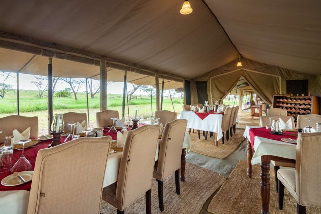 Karibu Camps And Lodges Sametu Camp Serengeti Robanda Ресторан фото